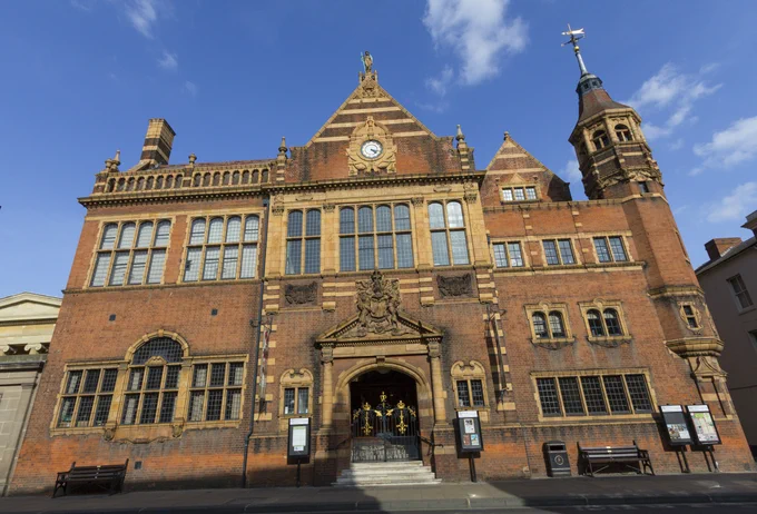The exterior of Worcester City Art Gallery & Museum