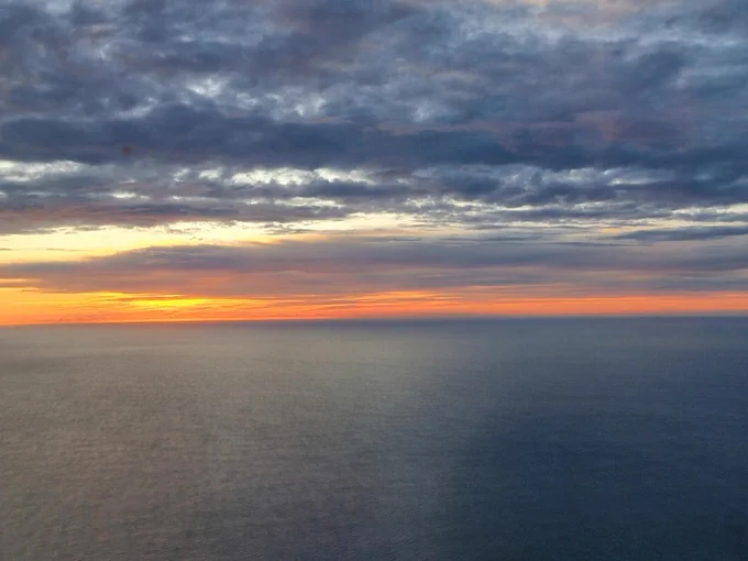 Photo of the Pacific Ocean at sunset