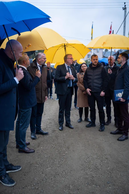 This week, our CEO Kim Nøhr Skibsted visited Bucha with the Danish Minister of Industry, Business and Financial Affairs Morten Bødskov, where he signed the agreement with the city’s mayor, Anatolii Fedoruk

Photos courtesy of the Ministry of Industry, Business and Financial Affairs