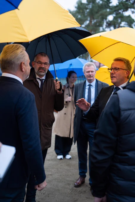 This week, our CEO Kim Nøhr Skibsted visited Bucha with the Danish Minister of Industry, Business and Financial Affairs Morten Bødskov, where he signed the agreement with the city’s mayor, Anatolii Fedoruk

Photos courtesy of the Ministry of Industry, Business and Financial Affairs