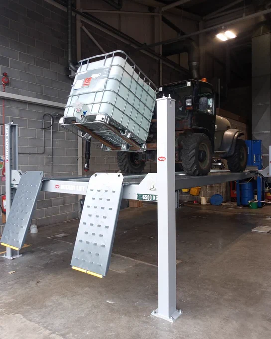 A Rotary SM65-60N 4 post vehicle lift supplied and installed by garage equipment supplier Gott Technical Services