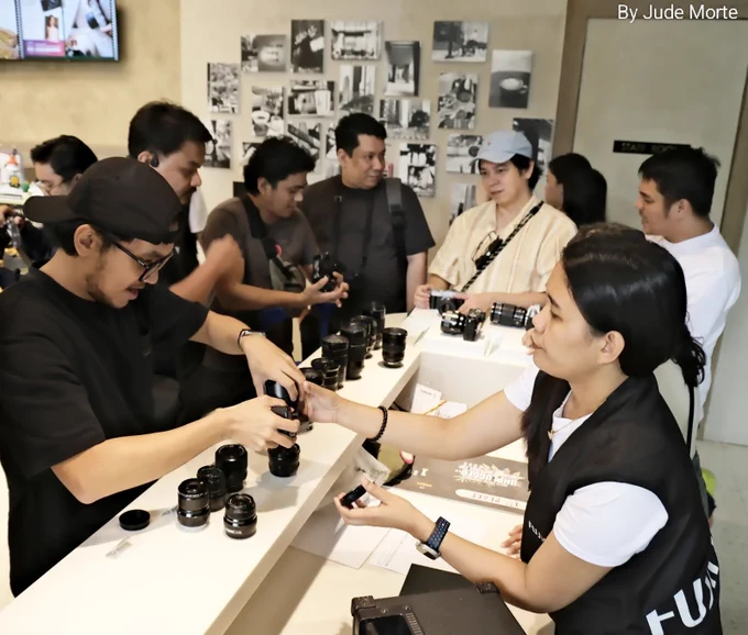 Fujifilm X-M5 owners trying out various Fujifilm X series lenses at a 10/18/25 clinic for Fujifilm X-M5 owners at Cafe 32nd, 32nd Street, Bonifacio Global City Taguig City, Philippines 🇵🇭 
The abovementioned clinic was meant for X-M5 owners to maximize usage of the camera, under the auspices of the Fujifilm Academy series of tutorials provided by Fujifilm 🇵🇭 (the Japanese camera maker's official 🇵🇭 affiliate).
