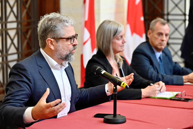 Rob Annan, Génome Canada
Alison Evans, Recherche Canada
Jeff Moore, Instituts de recherche en santé du Canada
