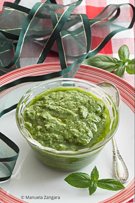 Glass bowl filled with green low FODMAP pesto