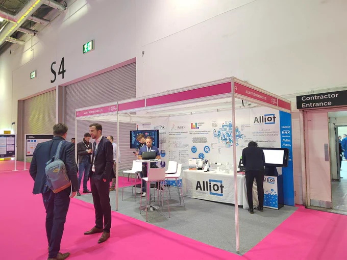 A live shot of our stand at the Smart Buildings Show, with people interacting with us and our partners at the stand.