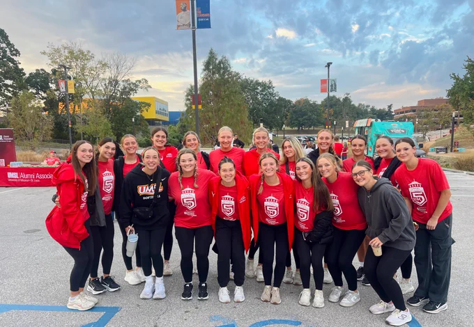 Spent the morning cheering on our Triton community at the UMSL Alumni 5k!! Go Trites!!🔱📣
