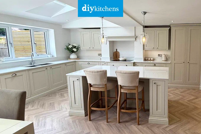 An Innova Helmsley Mussel Inframe #kitchen | DIY Kitchens