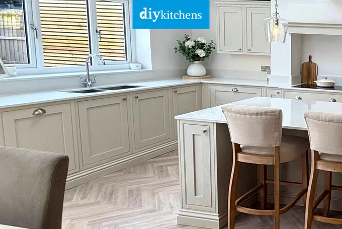 An Innova Helmsley Mussel Inframe #kitchen | DIY Kitchens