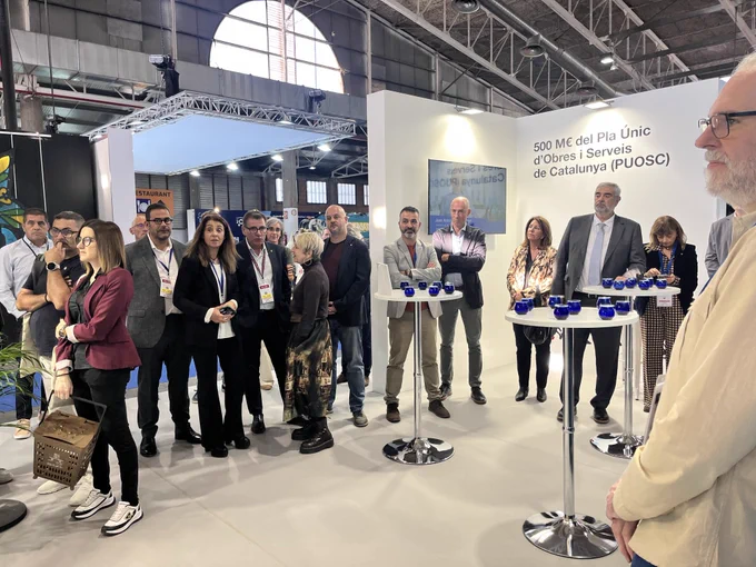 Els assistents escolten l’explicació del tast d’oli de la DO Garrigues
