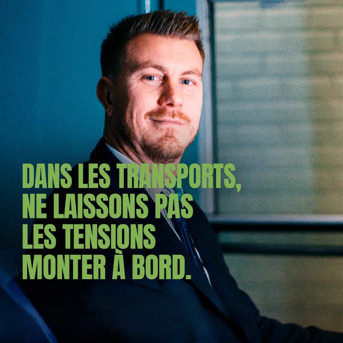 Campagne de lutter contre les incivilités envers les agents des transports publics.
"Dans les transports, ne laissons pas les tensions monter à bord".
Cette image représente un agent de métro.