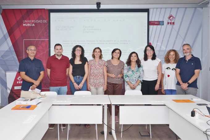 Jurado Segunda Edición del premio a los mejores trabajos de bachillerato de la Región de Murcia en los ámbitos de conocimiento de Economía, Empresa y Sociología