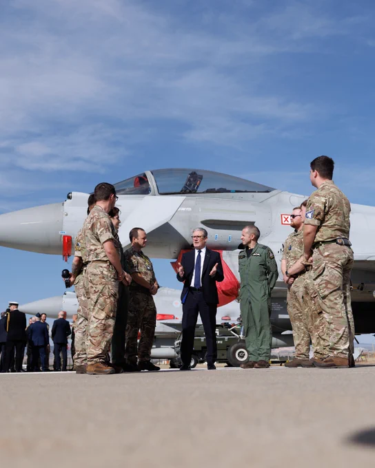 Keir Starmer meets military personnel in front of a Typhoon jet in Türkiye.