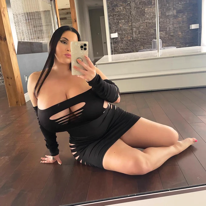 Every glance tells a story — Korina Kova continues to captivate the world with her stunning looks and radiant charm. A true queen of beauty and poise! 👑
#KorinaKova #GlamourQueen #ModelGoals #StunningLook #FashionIcon