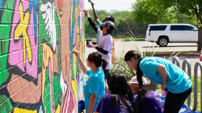 Students volunteering at The Project