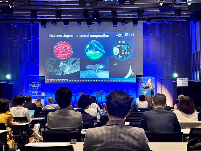 View of the keynote session given by Eric Morel de Westgaver, ESA Director of Strategy, Legal and External Matters, at Nihonbashi Space Week 2025, marking more than than 50 years of achievements shared by Europe and Japan.