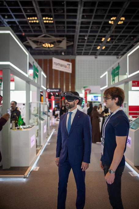 is Excellency, RO Ambassador to the UAE, tested the .lumen Glasses for the Blind. 

Honoured that His Excellency Octavian Bădică, Romanian Ambassador to the UAE, tested our glasses for the blind.

The UAE is a place where .lumen can truly make an impact. In 2020, the country had an estimated 600,000 people with vision loss, including around 27,000 blind individuals.

Here’s to stronger Romanian–GCC ties and to technology that connects people.