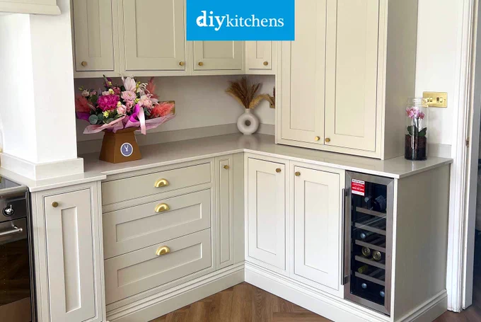An Innova Helmsley Mussel & Carbon Inframe #kitchen | DIY Kitchens