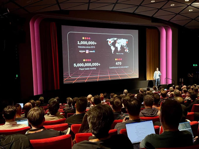 Steve showing slide with worldwide usage data.