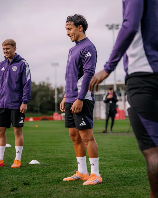 Lisandro Martinez in training at Carrington.