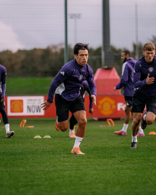Lisandro Martinez in training at Carrington.