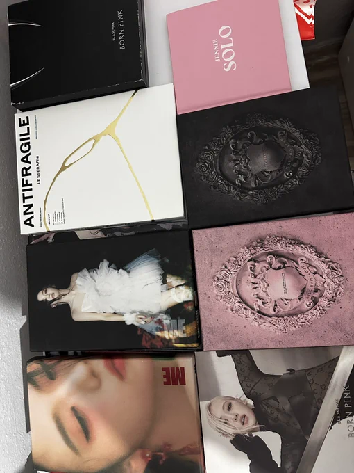 Ktl pink-800
Ktl black-800
Antifragile-700(?)
Jisoo me red -800 
Jisoo black-700(?)
Rose digipack-800
Born pink -750