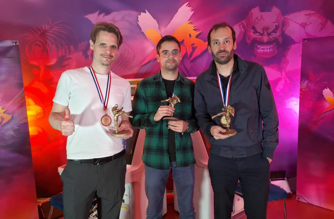 🏆️ Three Men Army
左:Zagi @Zagi2x/Chun-Li
中央:Balcork @TiTooooos/FeiLong
右:Max31/Cammy