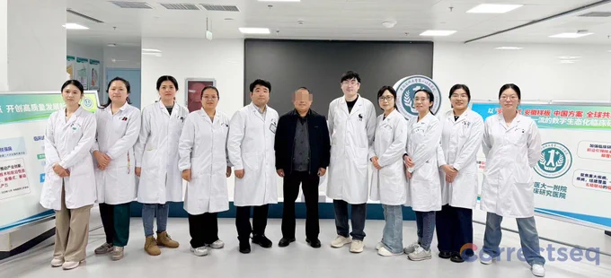 The world’s first patient of the gene-editing therapy targeting APOC3 (Correctseq’s CS-121) for hyperlipidemia (the 6th from the right) has successfully completed dosing and been discharged.