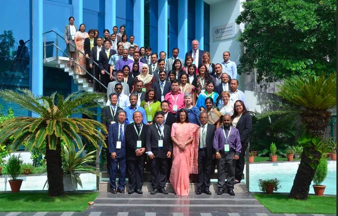 meetings at searo used to be followed by obligatory photo sessions on the steps