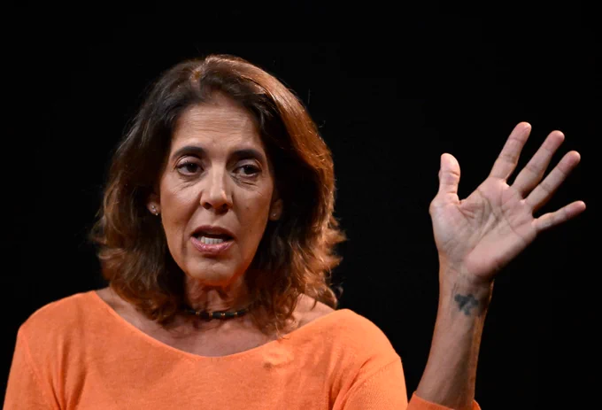 https://ge.globo.com/abre-aspas/noticia/2025/11/07/jackie-silva-critica-biquini-no-podio-e-relata-brigas-com-sandra-falei-que-nao-queria-mais-jogar-com-ela.ghtml?utm_source=Twitter&utm_medium=Social&utm_content=Esporte&utm_campaign=globoEsporte