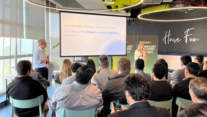 Gisela Bertelli y Gustavo Carriquiry presentan a GeneXus Next.