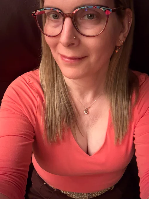 Fresh nostril piercing. Done with an implant grade titanium labret and a 14k gold threadless end.