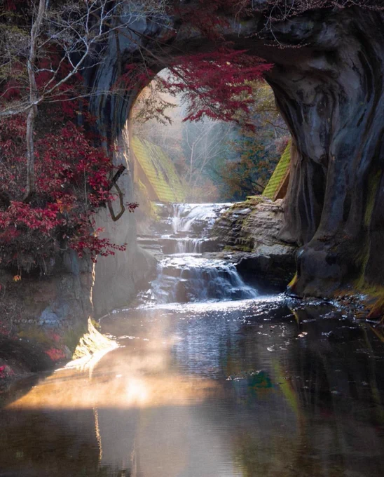 Photography via: @dera_e_mon