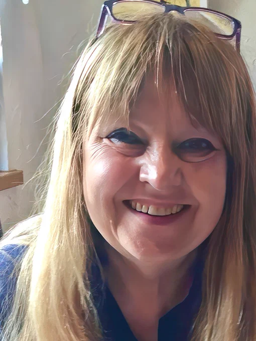 Having researched every house in Saltaire and the lives of Salt’s workers, Maria has an original and unique take on written history.