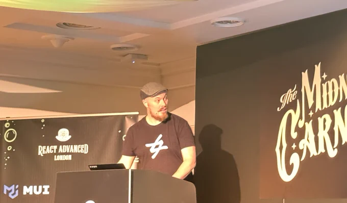 François Best speaking at React Advanced London