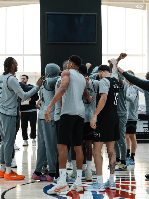 A photo of the team huddling up during shootaround in New York City.