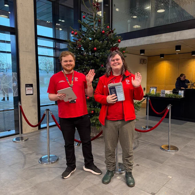 Student Ambassadors waving