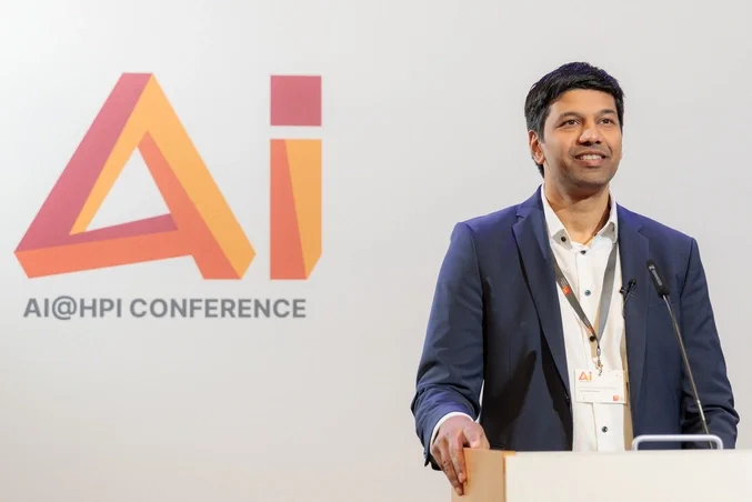 Gerard de Melo at AI@HPI Conference