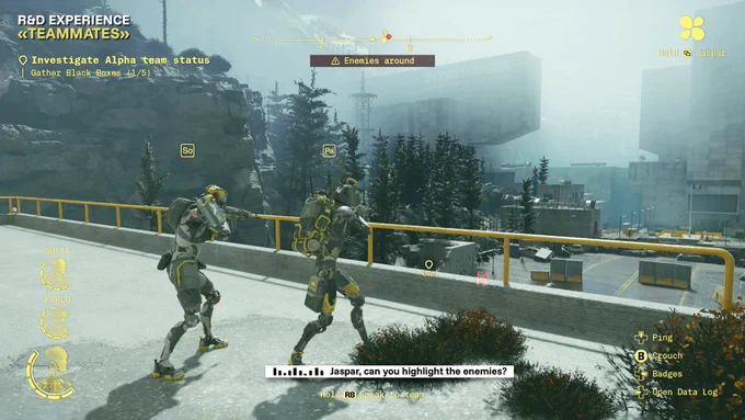 Game scene: Two robot-like figures, advance on a walkway. Various informations are shown on-screen.