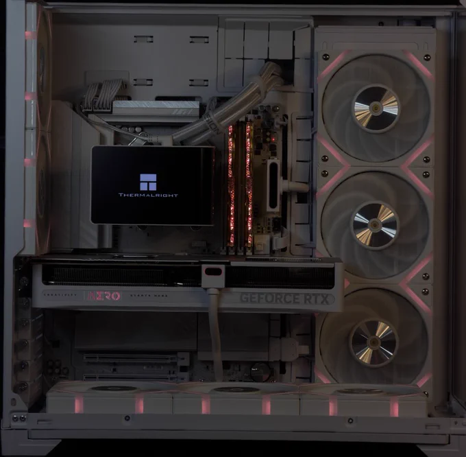 RYZEN 7 9800x3D 
G.SKILL ROYAL 32GB 6000MHz CL28
CRUCIAL T500 2TB 7400MB/s 

GIGABYTE RTX 5080 AERO 16GB 
AORUS B850 ELITE ICE 
LIAN LI EDGA 1200w GOLD ATX3.1 
TR WONDER VISION 360MM LCD 
GT2160 
5 REVERSE 
3 NORMAL 

CASE LIAN LI VISION COMPACT