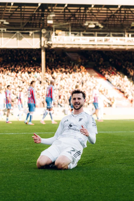 Mason Mount celebrates his goal v Crystal Palace.