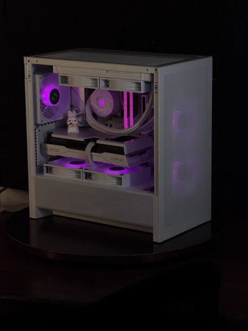 RYZEN 7 7700
CORSAIR 32GB 6MHz CL32 
G70 2TB 
AORUS B850M ELITE ICE 
XFX SWIFT RX 9060 XT 16GB 
CORSAIR RM750e GOLD 
AQUA ELITE 240MM 
CASE NZXT H3 FLOW 
FANS LIAN LI x7 
ASIAHORSE 24PIN WHITE