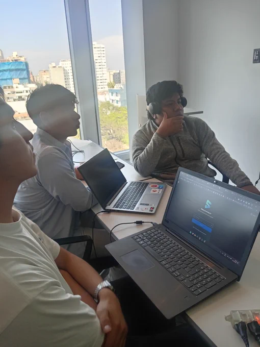 Vienen de usar herramientas Web 2.0 y están migrando a tecnologías Web 3.0. Así, estoy guiando para garantizar una experiencia fluida y que la transición a este nuevo mundo no sea demasiado complicada. Se ofrece sesiones individualizadas como Equipo centradas en el ecosistema #Polkadot, y esto se reflejará en los proyectos que presenten al Hackathon #Sub0 BAs ARG de esta semana. 