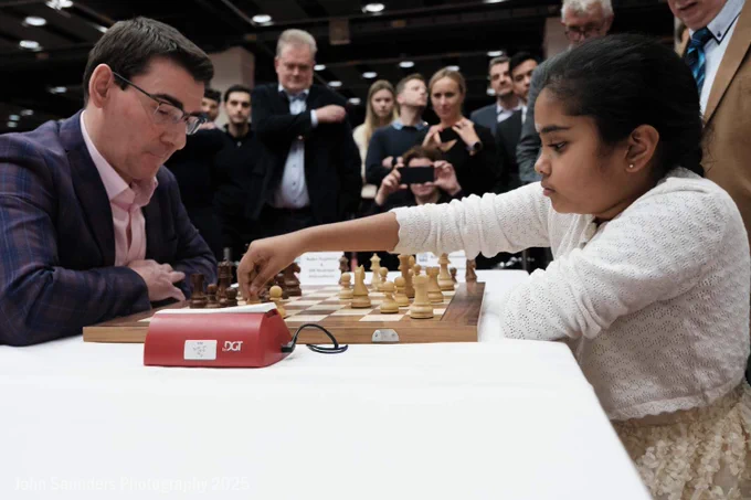Bodhana Sivanandan beats Rajko Vujatovic in the Pro-Biz Cup play-off