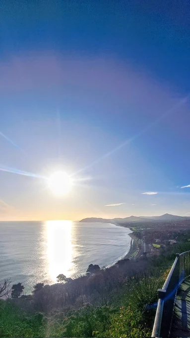 Morning sun at viewpoint dlr Killiney Hill Park | Before the rise of the Cold Moon this evening, the final supermoon of the year.