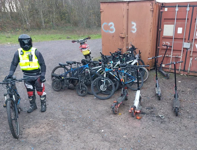 off road bikes and mechanically propelled vehicles seized  Atafaelu o feiciau oddi ar y ffordd a cherbydau mecanyddol