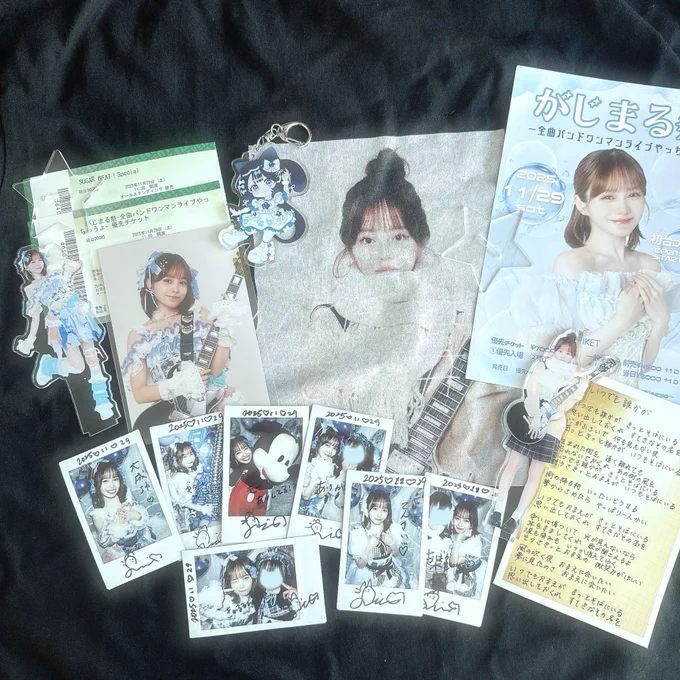 1部「SUGER BEAT Speical」2部「がじまる祭」
1日せいあちゃん主催dayありがとうございました

1部の踊り手イベントは素晴らしいすごすぎる踊り手の皆様をゲストで呼んで、MCも企画考えて進行してたくさんがんばってました👏緊張していたと思うけどMC慣れしてるゲスト様にもたくさん盛り上げてもらって愛されていて素敵でした😿かわいい系の演目が多くてずっとかわいい空間でした🍬🍭せいあちゃん初出し衣装かわいかった💝

2部は初めて自分で主催、初めてのフルバンドセットで開催したがじまる祭🎸当日まで練習だけじゃない、集客とかアイドルと踊り手とのギャップとかフリーになって自分で主催することの不安とか、たくさんの気持ちを抱えていたと思います。空回ってしまったと感じたこともあったんだろうなって思います。そんなにがむしゃらにがんばるせいあちゃんをみて私もできることがしたいって思ったし力になりたいと思っていつもよりもたくさん動きました。それでも埋まるのか心配になったりしてドキドキしていたけどパンパンの初台ドアーズでギターを弾いて心で歌っているせいあちゃんがいました😿せいあちゃんの不安な気持ち、悔しい気持ち、それでもがんばりたい気持ち、パワーがたくさん伝わってきて涙が止まらなかったです。8月から色んな気持ちになったけどがじまる祭を幸せな気持ちで迎えられて、すごく熱い時間でした。忘れられない1日をありがとう。多才なのに自信がない、だからがむしゃらなせいあちゃんがもっと大好きになりました。