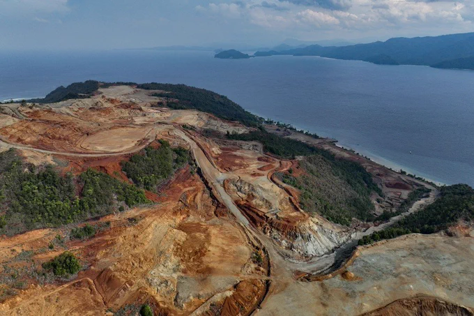 This aerial handout picture taken on December 21, 2024, and released on January 31, 2025 by Auriga Nusantara shows a general view of deforestation at an area on Kawei Island in Raja Ampat, Southwest Papua province. Deforestation in Indonesia rose again last year, a local environmental NGO said on January 31, 2025 based on satellite image analysis and fieldwork. (Handout AFP/Auriga Nusantara)

This article was published in thejakartapost.com with the title: https://www.thejakartapost.com/indonesia/2025/02/01/indonesia-deforestation-rises-for-third-year-running-ngo.html.

