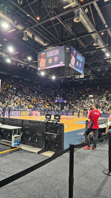 Basketballfeld, Oldenburg vs. München 