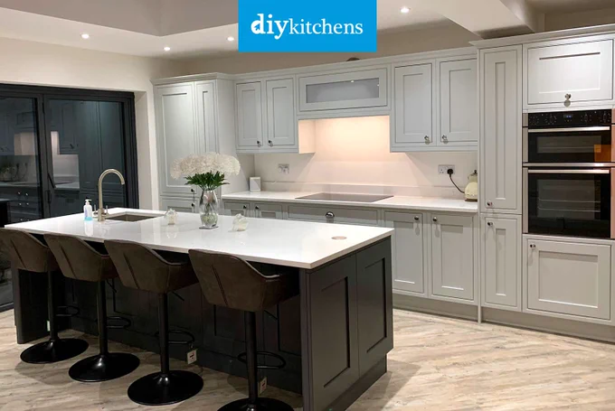 An Innova Helmsley Dove Grey & Norton Carbon #kitchen | DIY Kitchens