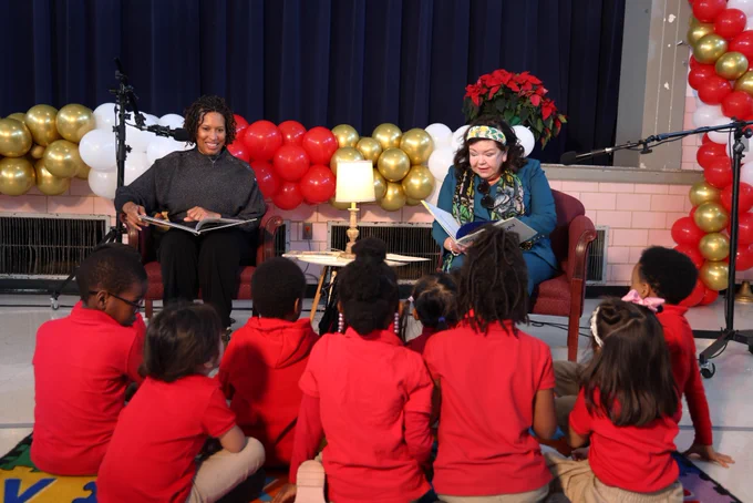 Mayor Bowser and Dame Karen Elizabeth Pierce, former British Ambassador to the United States, reads to students at Dorothy I. Height Elementary School.

